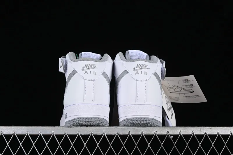 All categories Nk Air Force 1 Air Force series Nk Air Force 1 Mid Air Force mid-top Nk Air Force 1'07 Mid white gray Air Force One mid-top casual sneakers DV0806-100